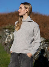 Pull Slouchy à col cheminée haut - Oyster - Fisherman Out of Ireland - sur modèle 2
