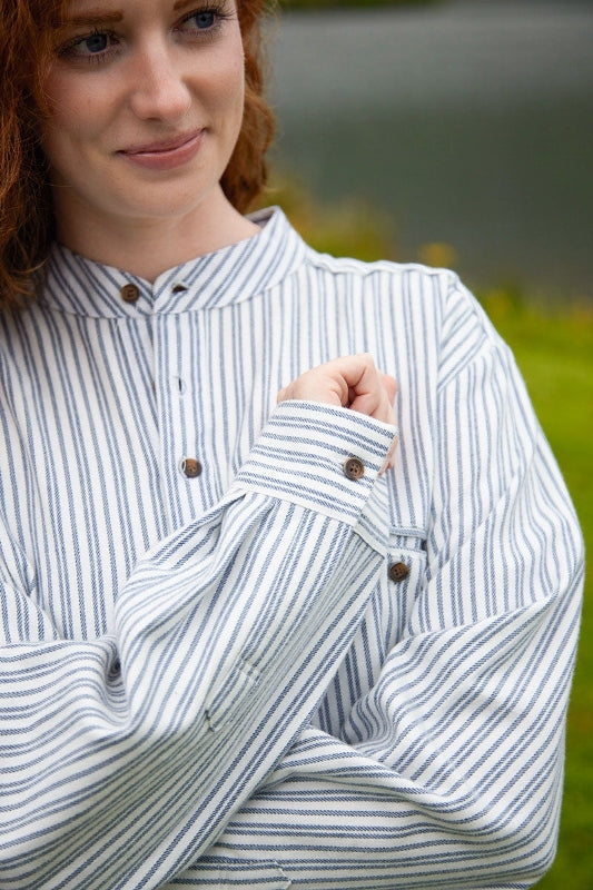 Chemise Femme Grand-père en flanelle de coton - Rayures bleu marine et ivoires - Lee Valley - détail manche